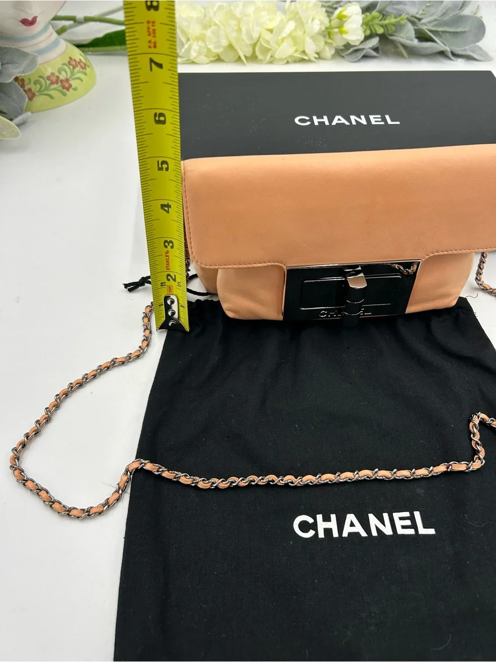 Women's CHANEL Peach Leather Turnlock Crossbody Bag made in Italy PRISTINE